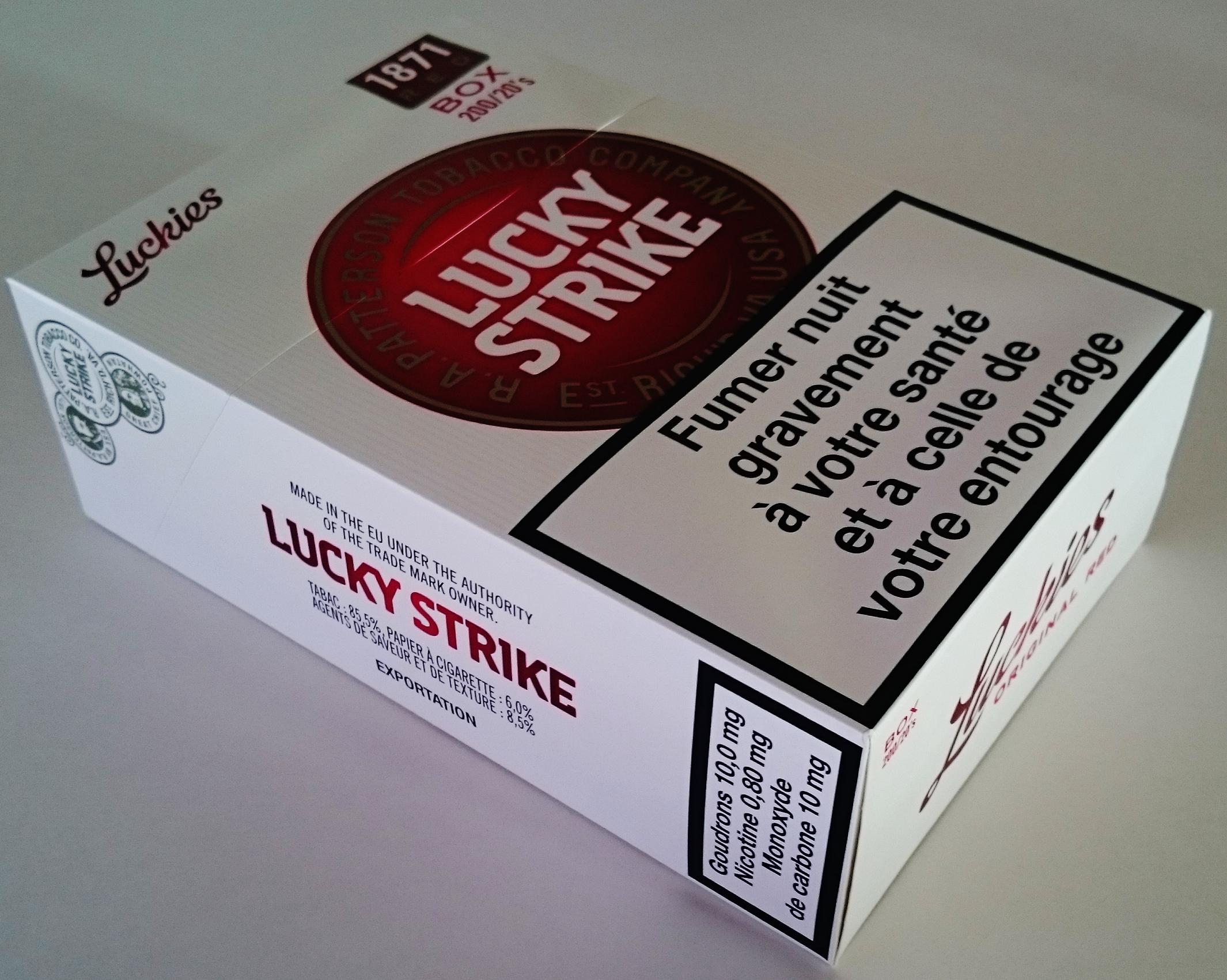 Lucky Strike Red cigarettes - Buy cigarettes, cigars, rolling tobacco and save money